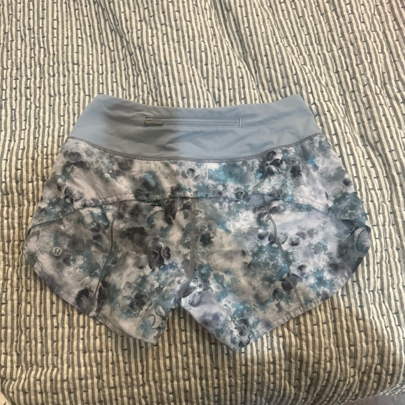 lululemon athletica Blue Athletic Shorts NWOT  sz 4 - Picture 2 of 9